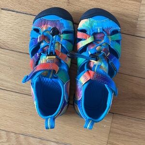 Like New Rainbow Keen Sandals/Water shoes